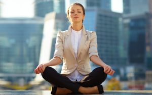 practicing mindfulness Therefore, you should include yoga in your leadership - 6 tips