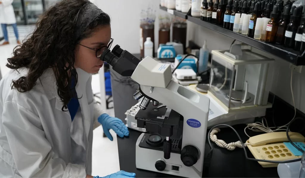 Immunologist Job Description