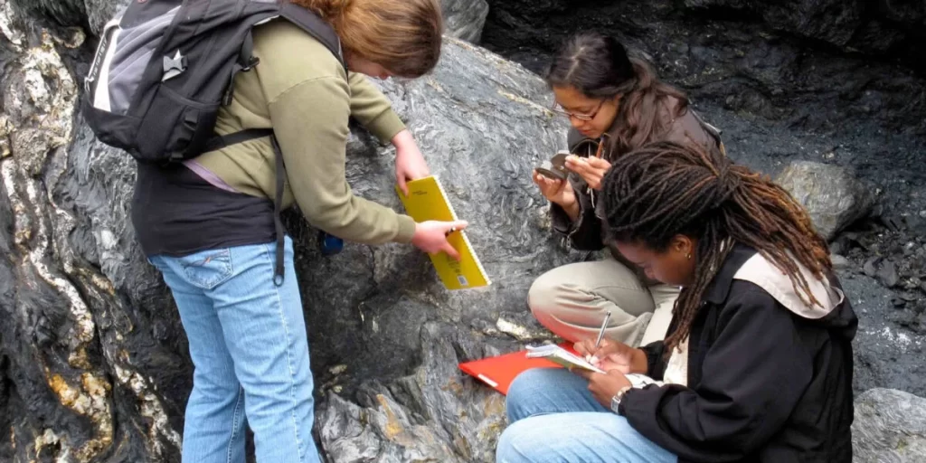 Exploration Geologist Job Description 2024